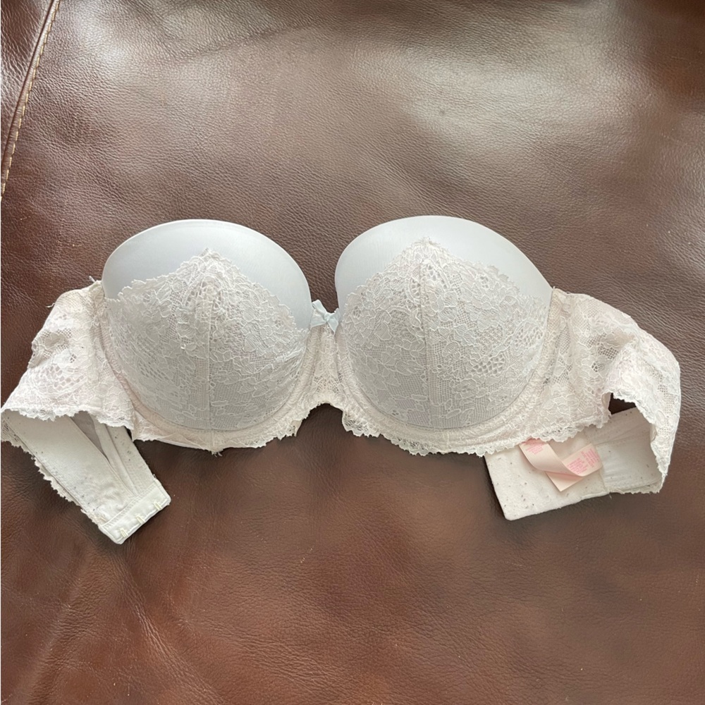 34D Victoria’s Secret push up bra strapless